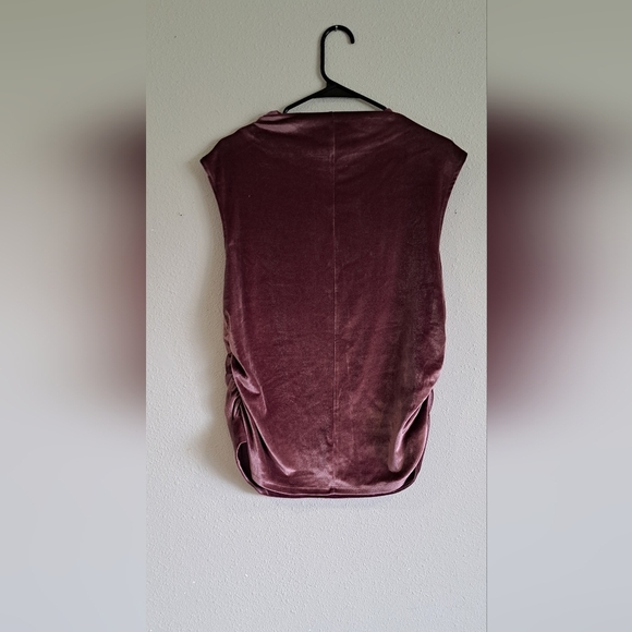 Elegant Purple Ruched Velvet Sleeveless Top - Picture 2 of 9